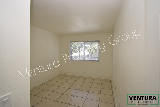 Building Photo - AVAILABLE SOON!  NEWLY RENOVATED Spacious 2-Bed, 2-Bath Unit