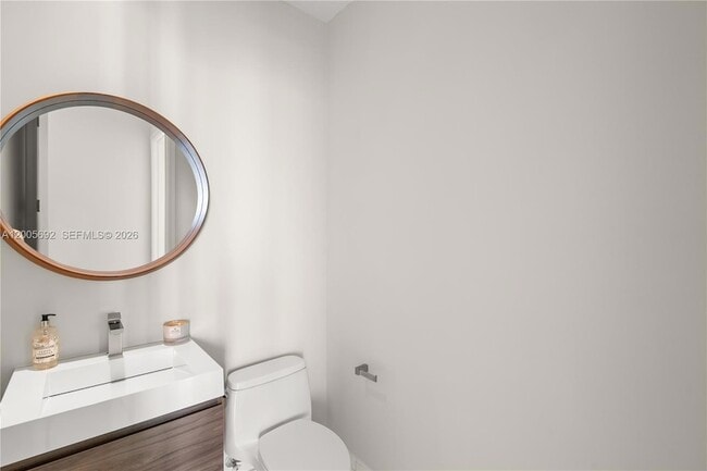 Building Photo - 900 Brickell Key Blvd