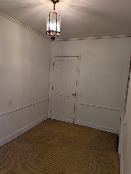 Building Photo - 300 8th St S