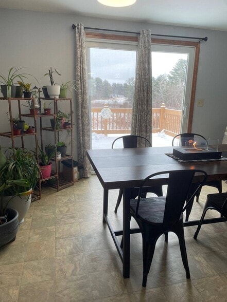 Building Photo - 273 Pond Rd