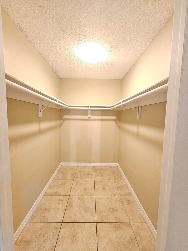 Building Photo - 2000 N Congress Ave