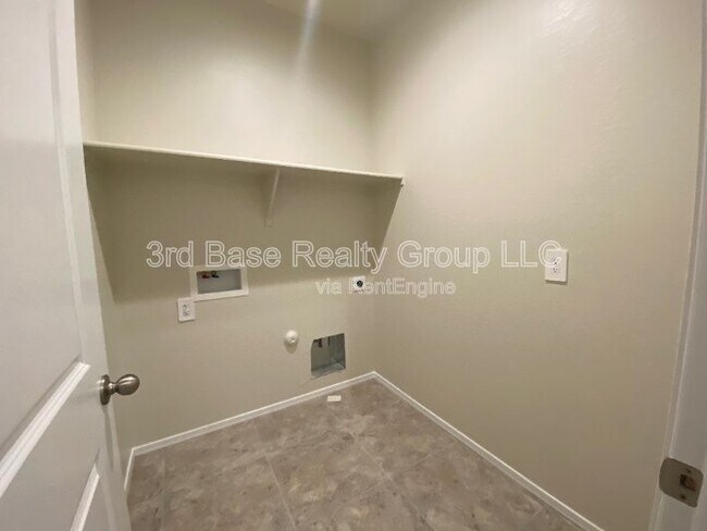 Building Photo - 24402 W Pueblo Ave