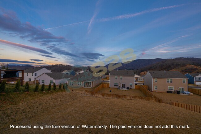 Building Photo - 96 Farmwood Ln