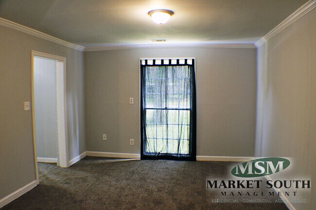 Building Photo - *REDUCED!!* BRICK RANCH OFF SKIDAWAY- AVAI...