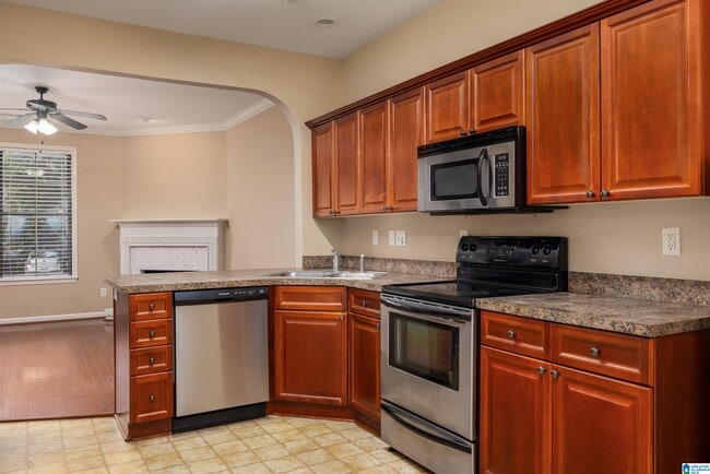 Building Photo - 2250 Ridgemont Dr