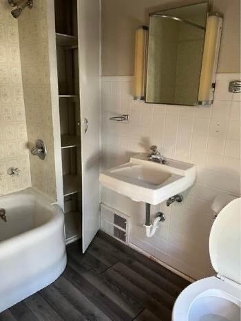 Building Photo - 406 S 6th Ave