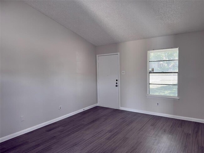 Building Photo - 1614 W Braker Ln