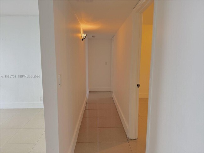 Building Photo - 1540 SW 5th Pl