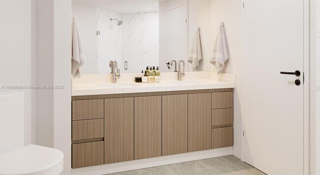 Building Photo - 17990 W Dixie Hwy