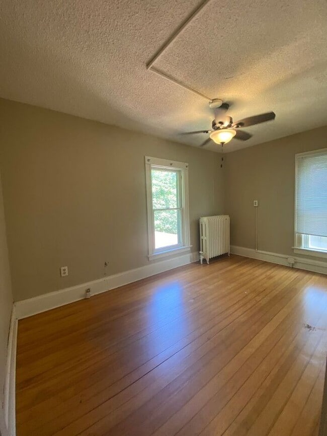 Building Photo - $2,250 | 3 Bedroom, 1.5 Bathroom House | NO PETS | Available for Immediate Move In!