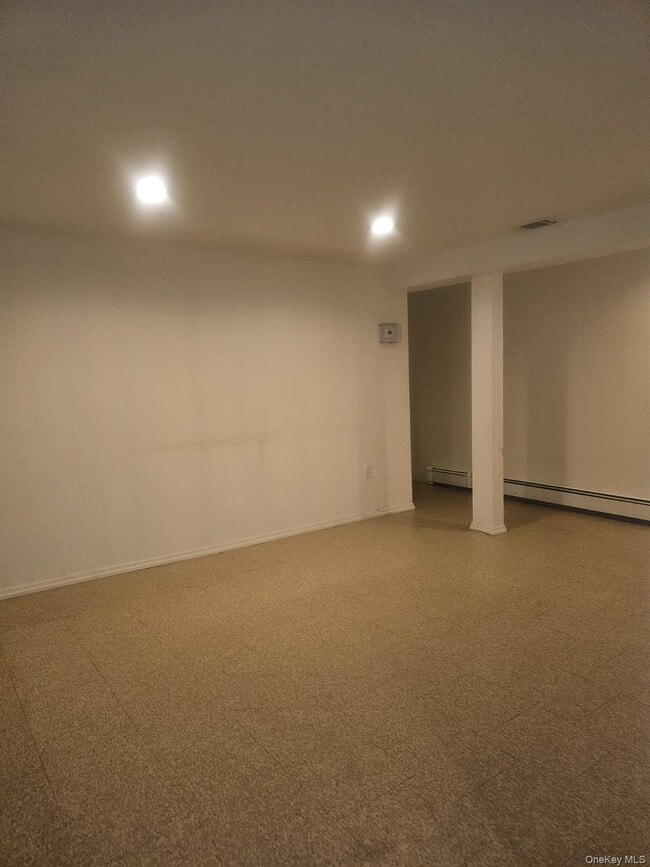 Building Photo - 31 Albermarle Ave