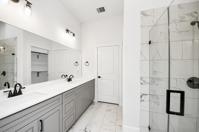 Building Photo - 4338 Avron Dr