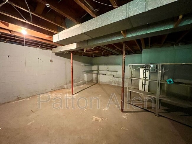 Building Photo - 14 Friendly Hollow