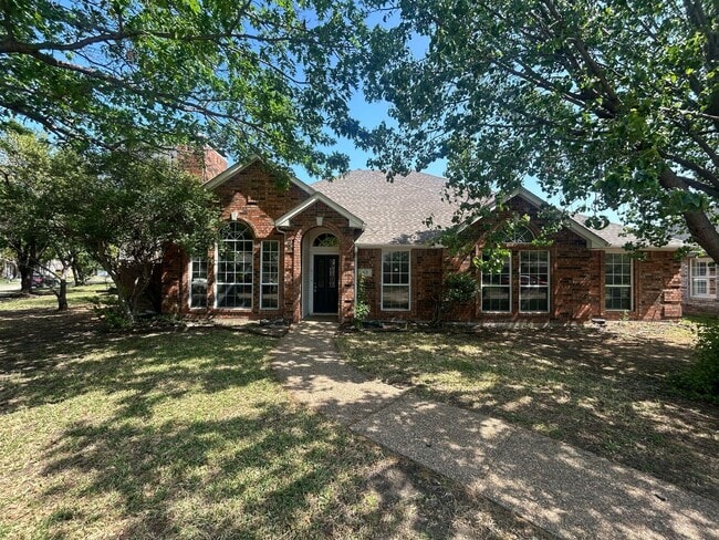 Building Photo - Location....Location....Location....