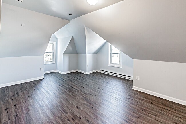 Building Photo - 35 High St