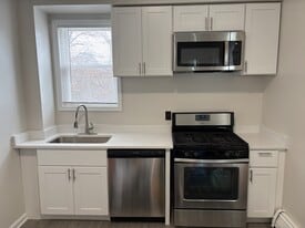 Building Photo - 305 W Clay Ave