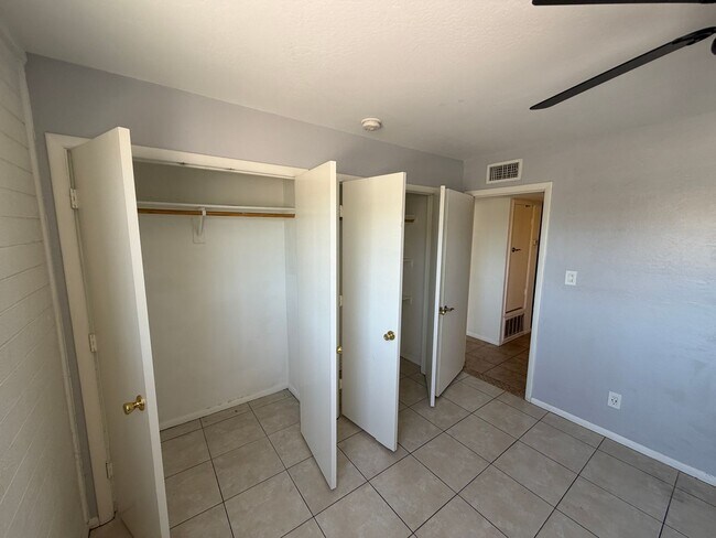 Building Photo - 2 Bedroom 2 Bath Condominium in Great Location