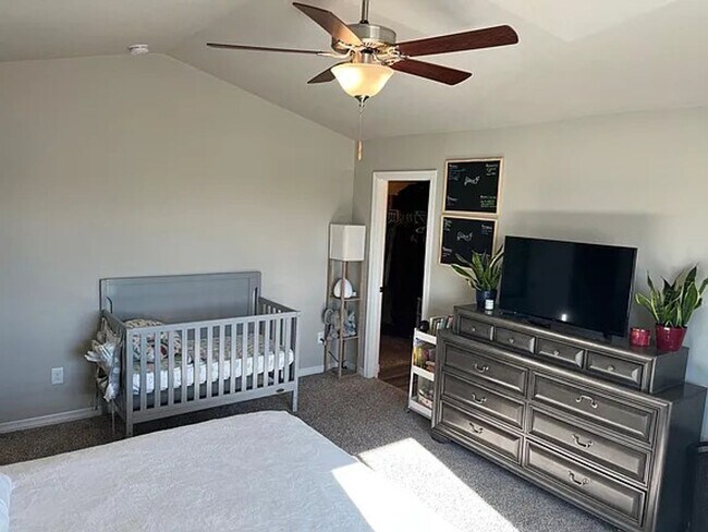 Building Photo - 5492 Hammond Dr