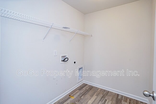 Building Photo - 417 Wagon Trail