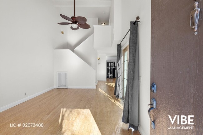 Building Photo - LOCATION, LOCATION, LOCATION!!!! "Hidden C...