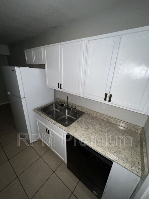 Building Photo - 5170 Weston