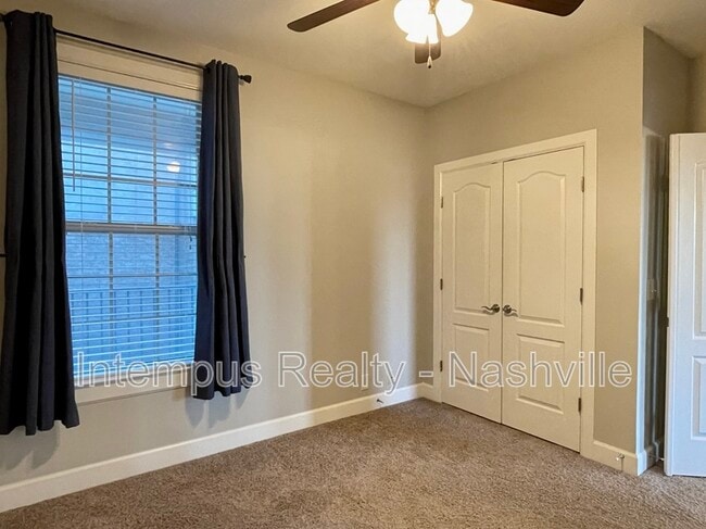 Building Photo - 307 Seven Springs Way