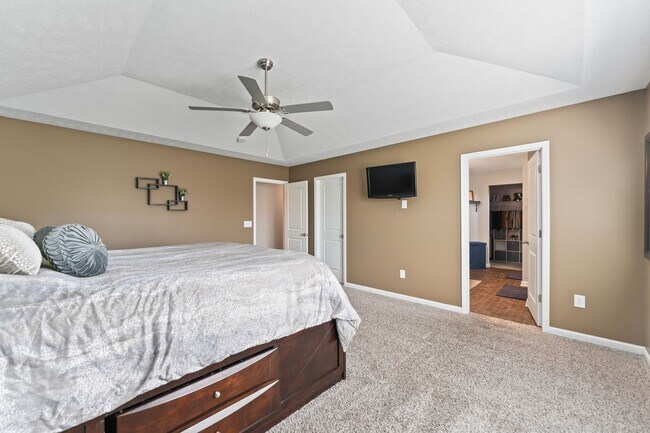 Building Photo - 8609 Warbler Br Wy