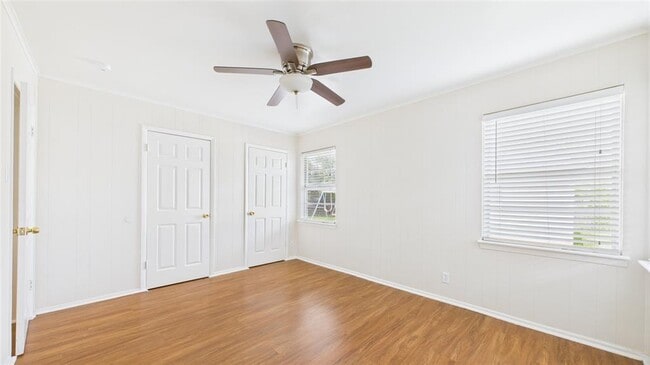 Building Photo - 2318 Reinerman St