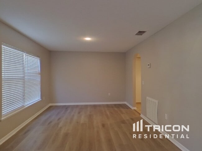 Building Photo - 1814 Torrington Dr