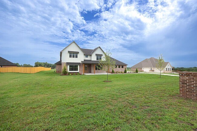 Building Photo - 2920 Edgefield Ln