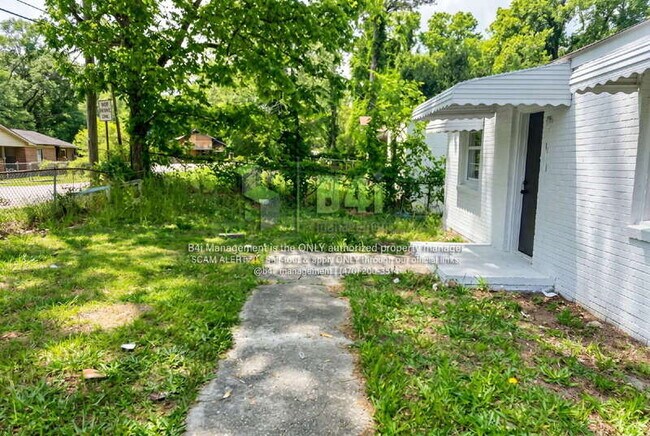 Building Photo - 163 Munson Dr