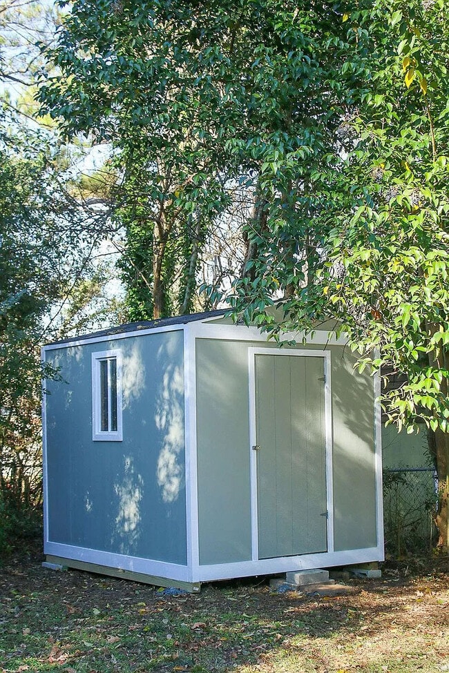 8x10 Garden shed for additional storage - 905 Culpepper Ln