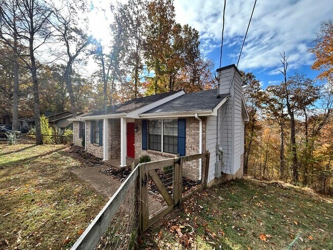 Building Photo - 3 Bed & 2 Bath House in White House | Pet-...