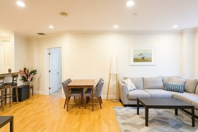 Building Photo - 463 Rutherford Ave