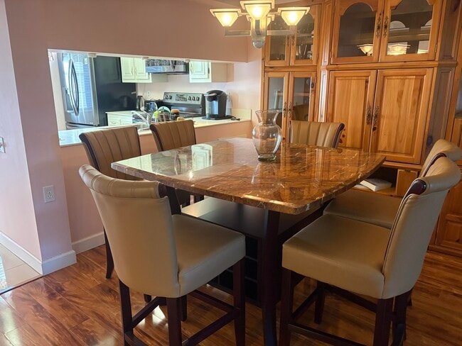 Building Photo - 4602 Martinique Way