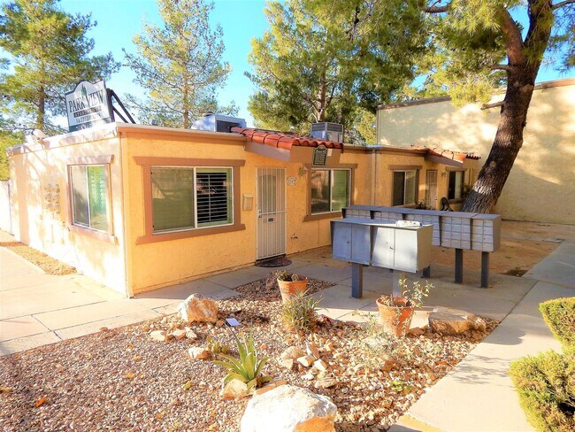 Building Photo - 16352 Pebble Beach Dr