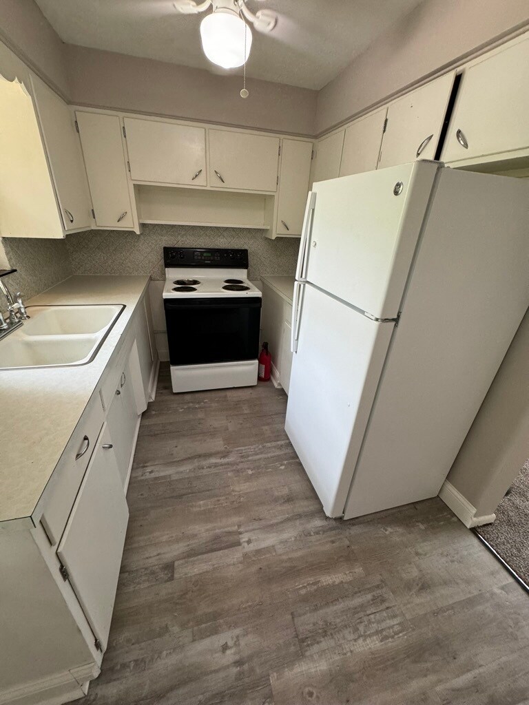 Building Photo - 600 Graham Rd