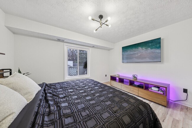 Building Photo - 2209 Hunters Run Dr