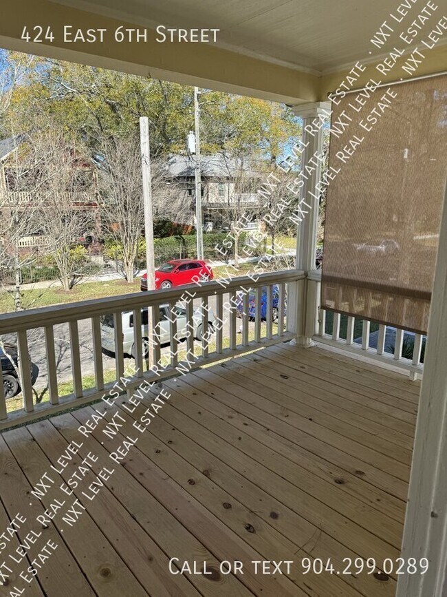 Building Photo - 424 E 6th St