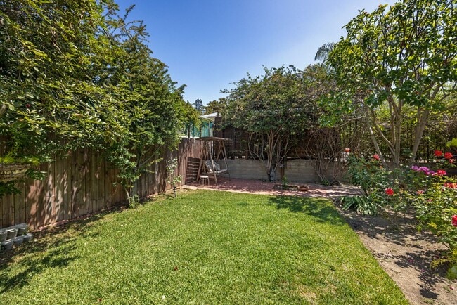 Building Photo - Stunning, remodeled rental in Historic Fra...