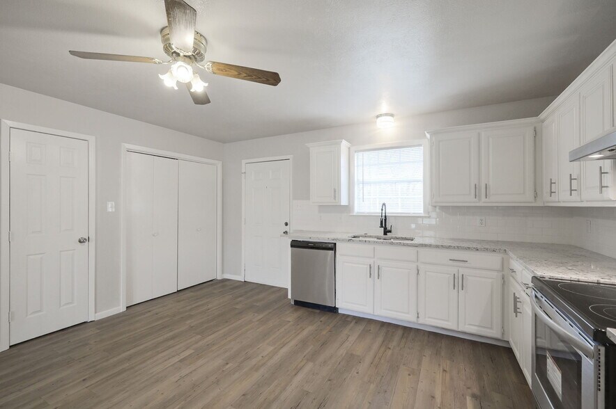 Building Photo - 608 Uland St