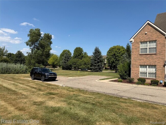 Building Photo - 523 Brookfield Dr