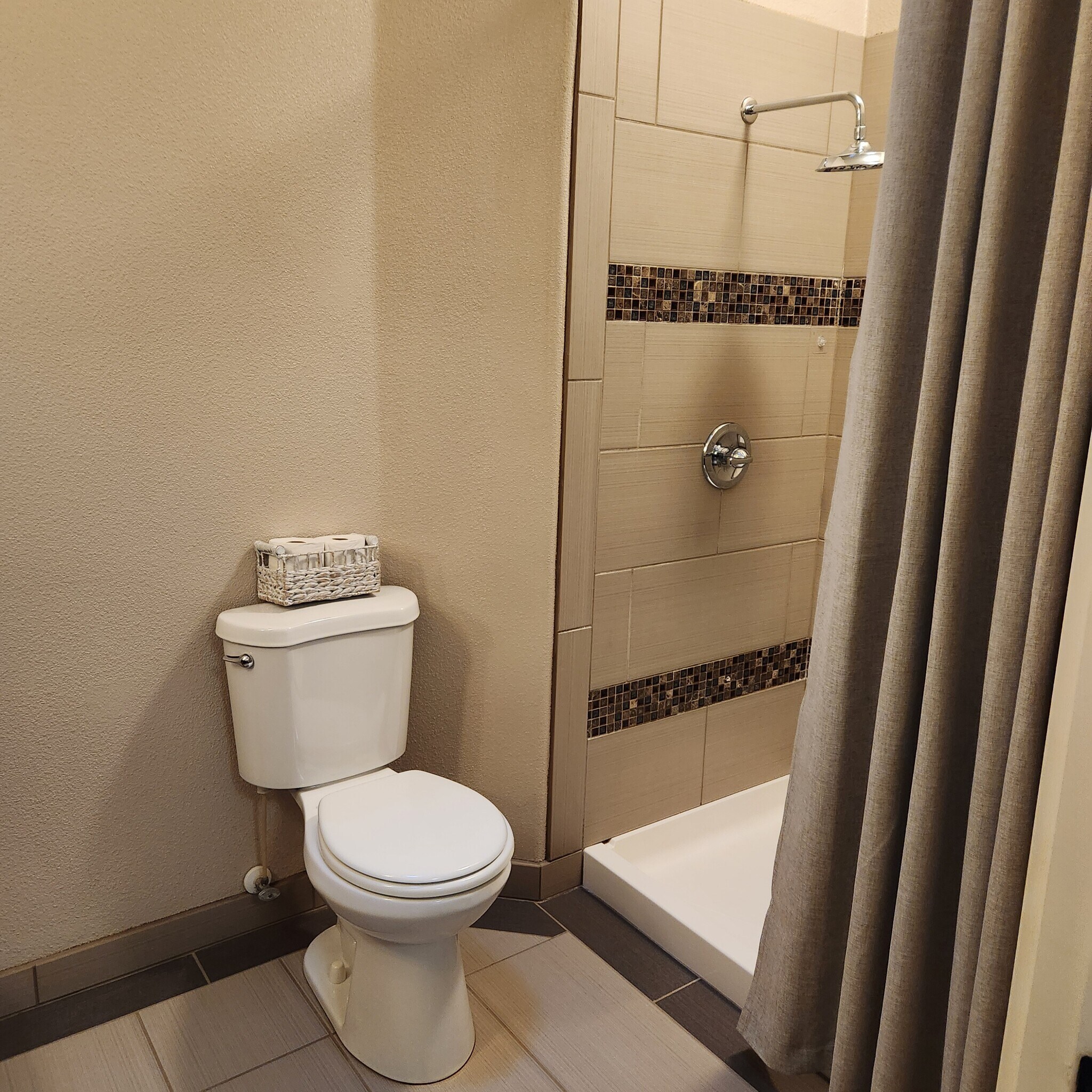 Building Photo - 14164 SE Bush St