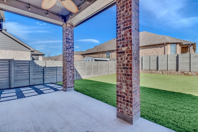 Building Photo - Harvest 1020