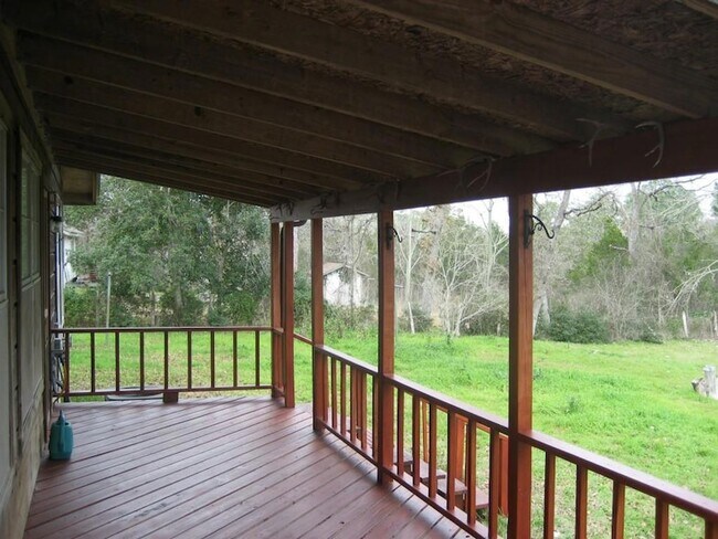 Building Photo - 169 Pine Song