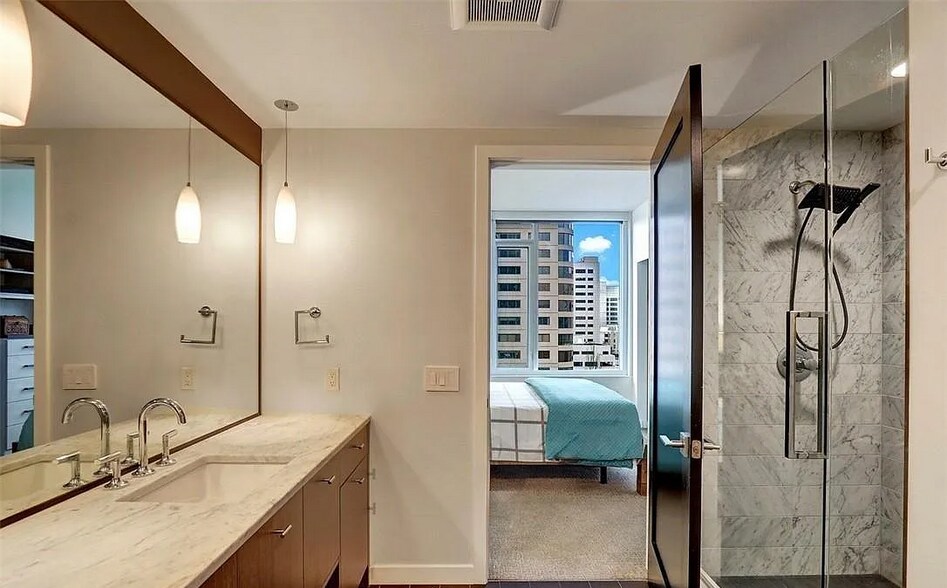 Building Photo - 1321 Seneca St