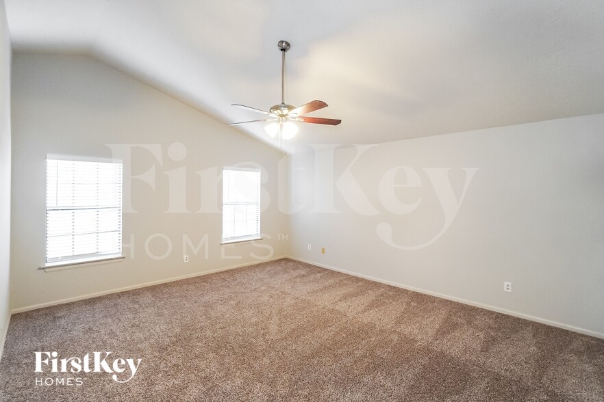 Building Photo - 16810 Poplar Hill St