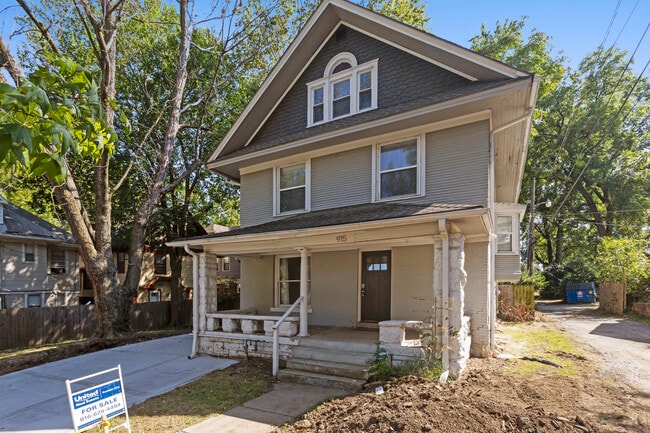 Building Photo - 915 E 29th St