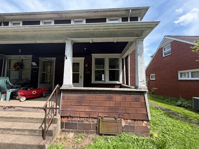 Building Photo - 412-412 1/2
