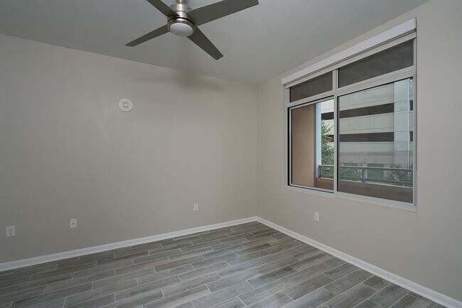 Building Photo - 54 Rainey St